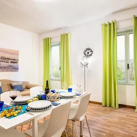 דירה Living Times סורנטו